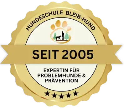 Golfarbenes Siegel: Hundeschule Bleib Hund seit 2005. Expertin für Problemhunde & Prävention